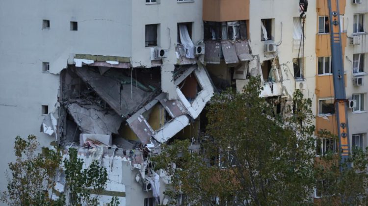 Noi scurgeri de gaz în zona blocului explodat din Rahova. Trebuia repornită alimentarea, dar a fost pus sigiliu