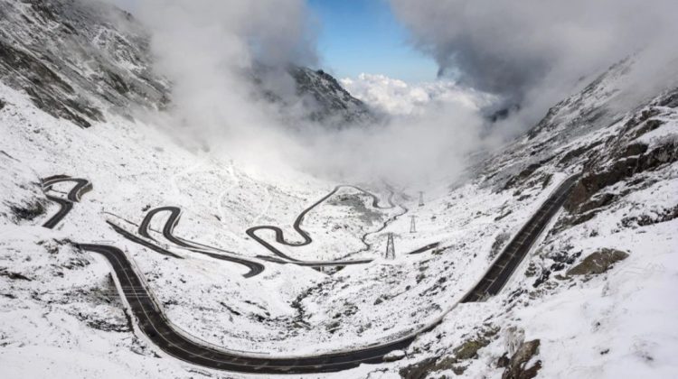 Gata cu plimbările montane. Transfăgărășanul și Transalpina, închise până la primăvară