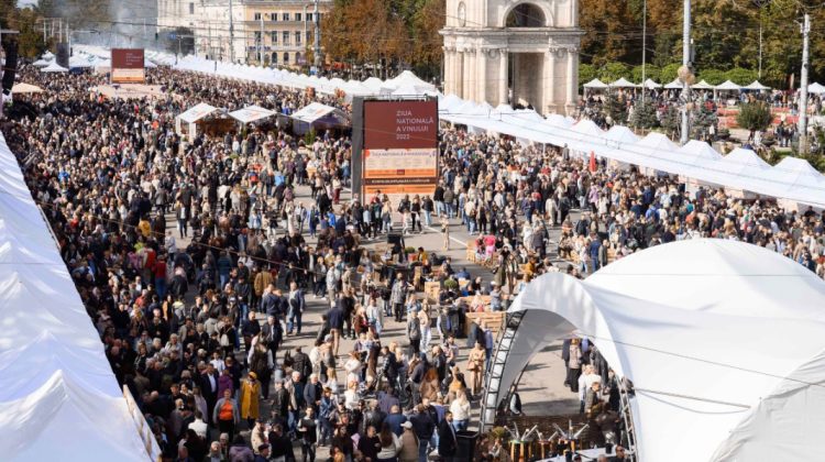 Mirosul de vin din Chișinău a atras turiști din peste 30 de țări. Numărul total de vizitatori la Ziua Vinului