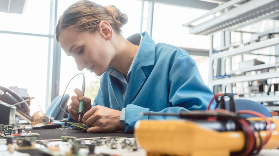 Adio, plumb și mercur în electronice. Guvernul le interzice oficial