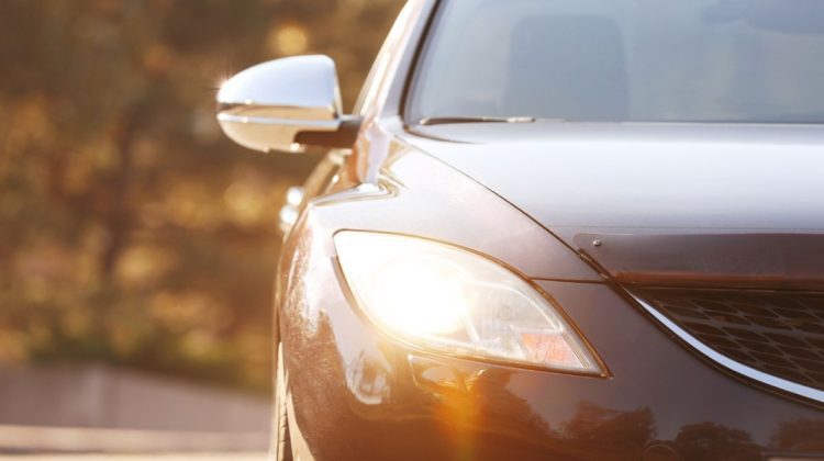 Atenție, șoferi! Din 1 noiembrie sunteți obligați să circulați cu farurile aprinse și pe timp de zi