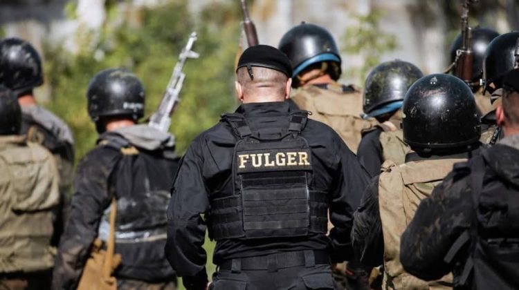 Mascați și tehnică blindată pe străzile din raionul Hîncești. Poliția anunță exerciții tactice