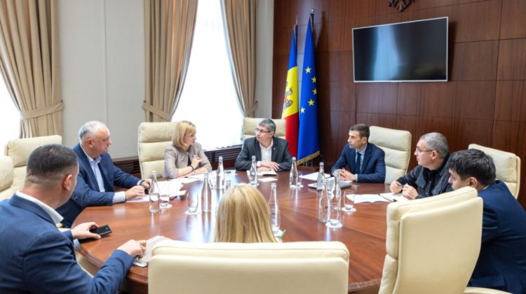 Igor Grosu discută cu șefii de fracțiuni despre alegerea Biroului permanent al Parlamentului