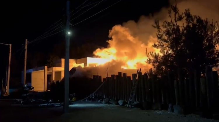 VIDEO Detalii despre incendiul devastator la o saună din Durlești: Construcția a ars complet