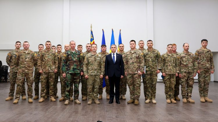 FOTO Militarii moldoveni, decorați pentru misiunea de menținere a păcii în Bosnia și Herțegovina