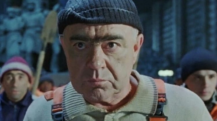 CANCAN.MD Valeri Magdiaș, cunoscut pentru rolul „Jamșut”, s-a mutat în Dubai și predă actorie