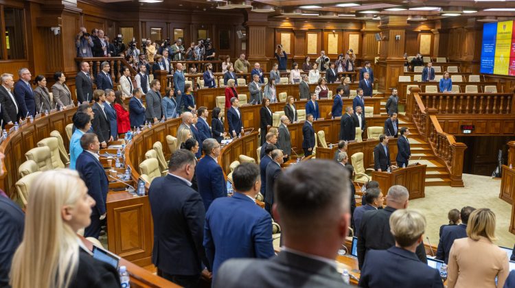 Opt deputați PAS renunță la mandate. Printre ei, mai mulți miniștri, fostul premier Recean și emisarul Nicu Popescu