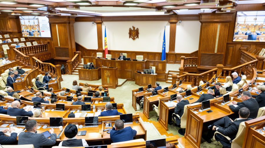 Cum se împart 12 Comisii între fracțiuni: Voronin responsabil de controlul finanțelor, iar Novac – de drepturile omului