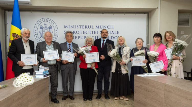 Opt seniori remarcabili, premiați de Ziua Internațională a Persoanelor în Etate