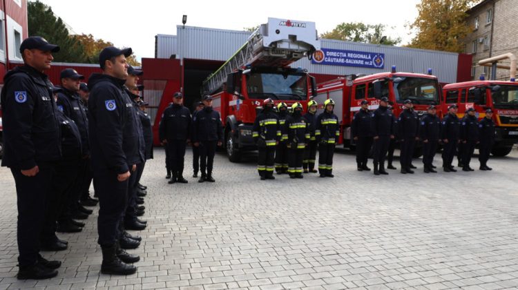 FOTO 12 salvatori din Bălți au devenit paramedici SMURD după un curs de instruire