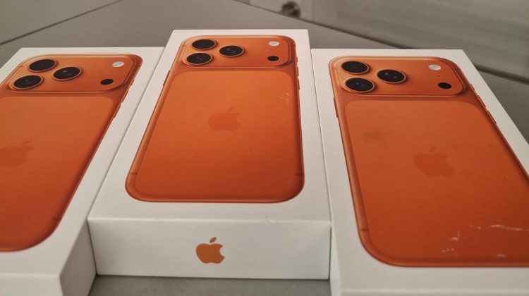 Telefoane de ultimă generație, descoperite în bagajul unui pasager la Aeroport. Bunurile au fost confiscate