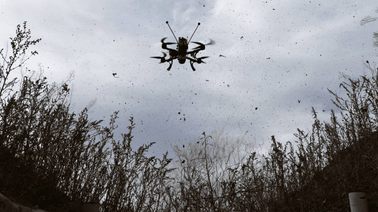 Drone ucrainene au avariat o navă, locuințe și un depozit de petrol în Rusia