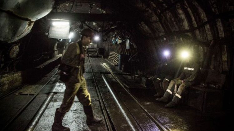 Peste 2.500 de mineri, prinși sub pământ în urma unui atac rusesc în Ucraina