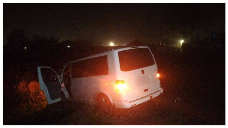 VIDEO Mașină derapată din cauza ploii la Varnița: salvatorii din Bender au intervenit