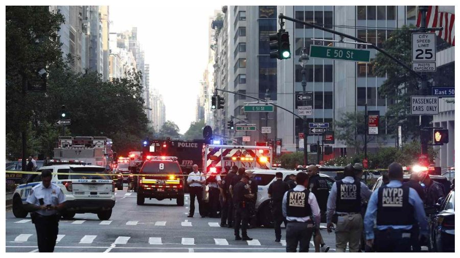 Panică în SUA: Un bărbat agresiv a fost împușcat de polițiști după ce a atacat trecători