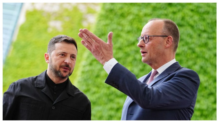 Cancelarul german: Tinerii ucraineni ar trebui să rămână să servească în propria țară