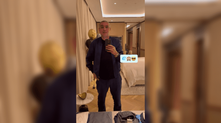 Surpriză la miezul nopții pentru Renato Usatîi? Baloane, ciupici și pernă cu inițiale: Trebuie să dorm numai pe ea?