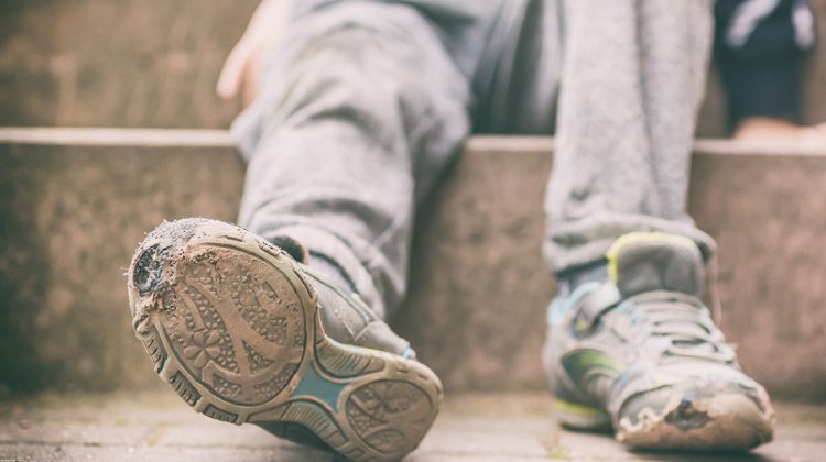 Creștere alarmantă a numărului de copii care trăiesc în sărăcie absolută. Explicațiile experților la RLIVE TV