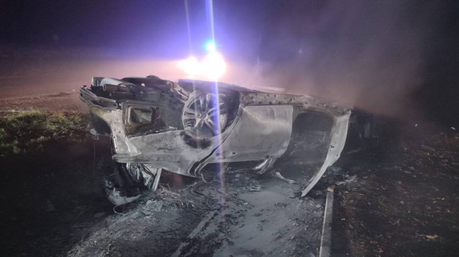 FOTO Viteză excesivă și BMW în flăcări: O persoană a fost rănită într-un accident în nordul țării