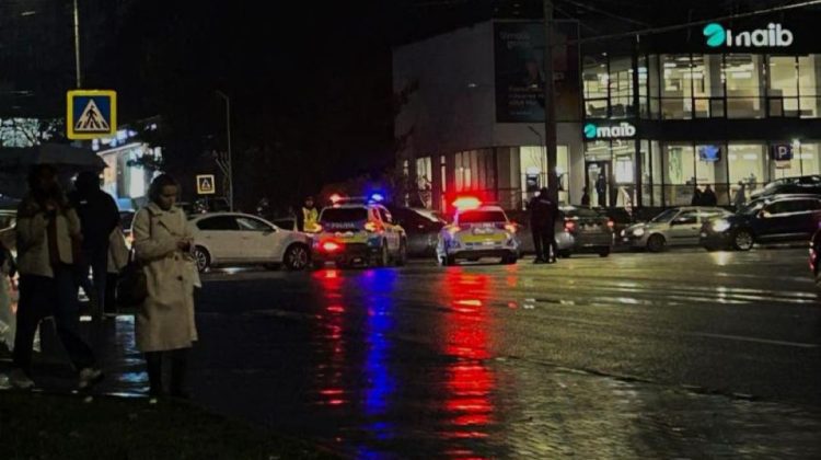 Accident rutier cu implicarea unei mașini a Poliției, aflată într-o misiune de urgență. Nicio persoană nu a fost rănită