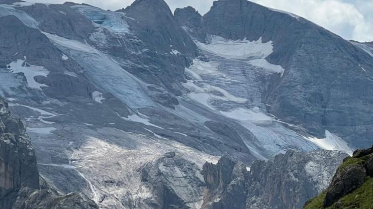 Italia: Cinci alpinişti germani, dintre care unul în vârstă de 17 ani, au murit într-o avalanşă