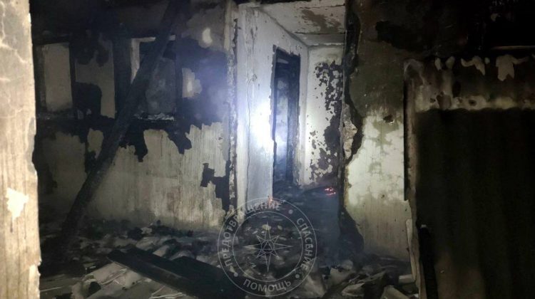 Transnistria: O casă a ars, deoarece stăpânul a trebuit să meargă în satul vecin ca să cheme pompierii