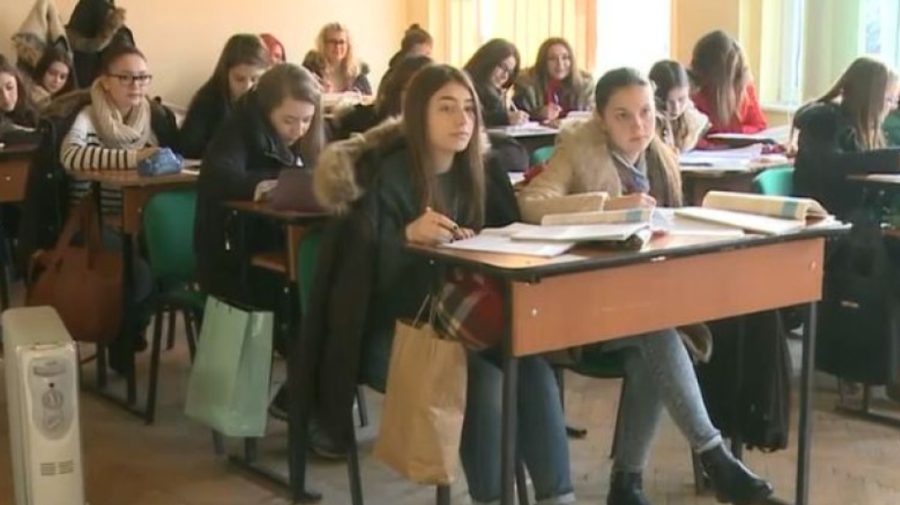 Încă 50 de școli din capitală nu au fost conectate la căldură