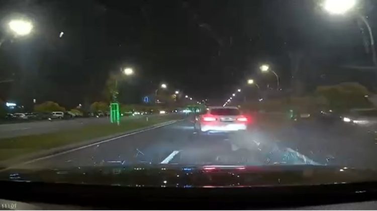 VIDEO Accident pe bulevardul Dacia din Chișinău: Un șofer a fost rănit