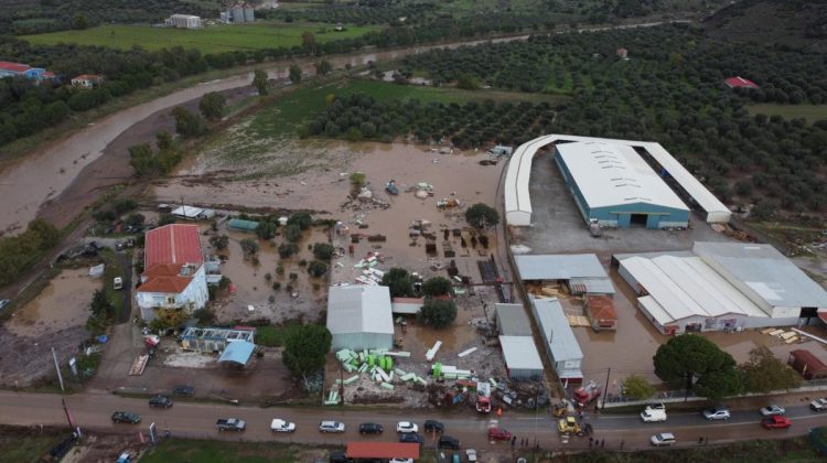 Insulele grecești sub ape: Inundații masive și distrugeri semnificative