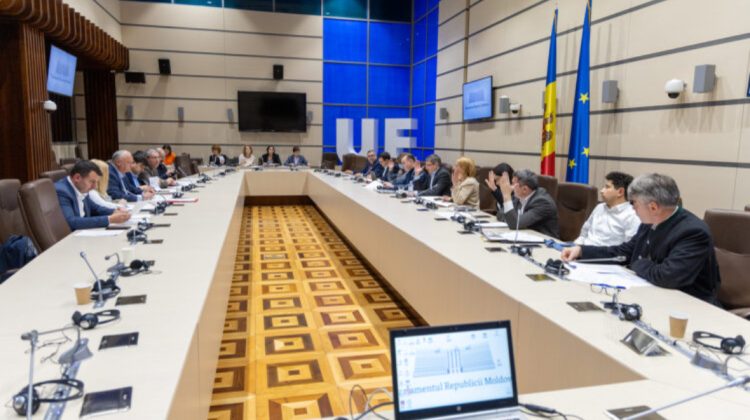 Parlamentul se reunește joi în ședință plenară. Care sunt principalele subiecte pe agendă